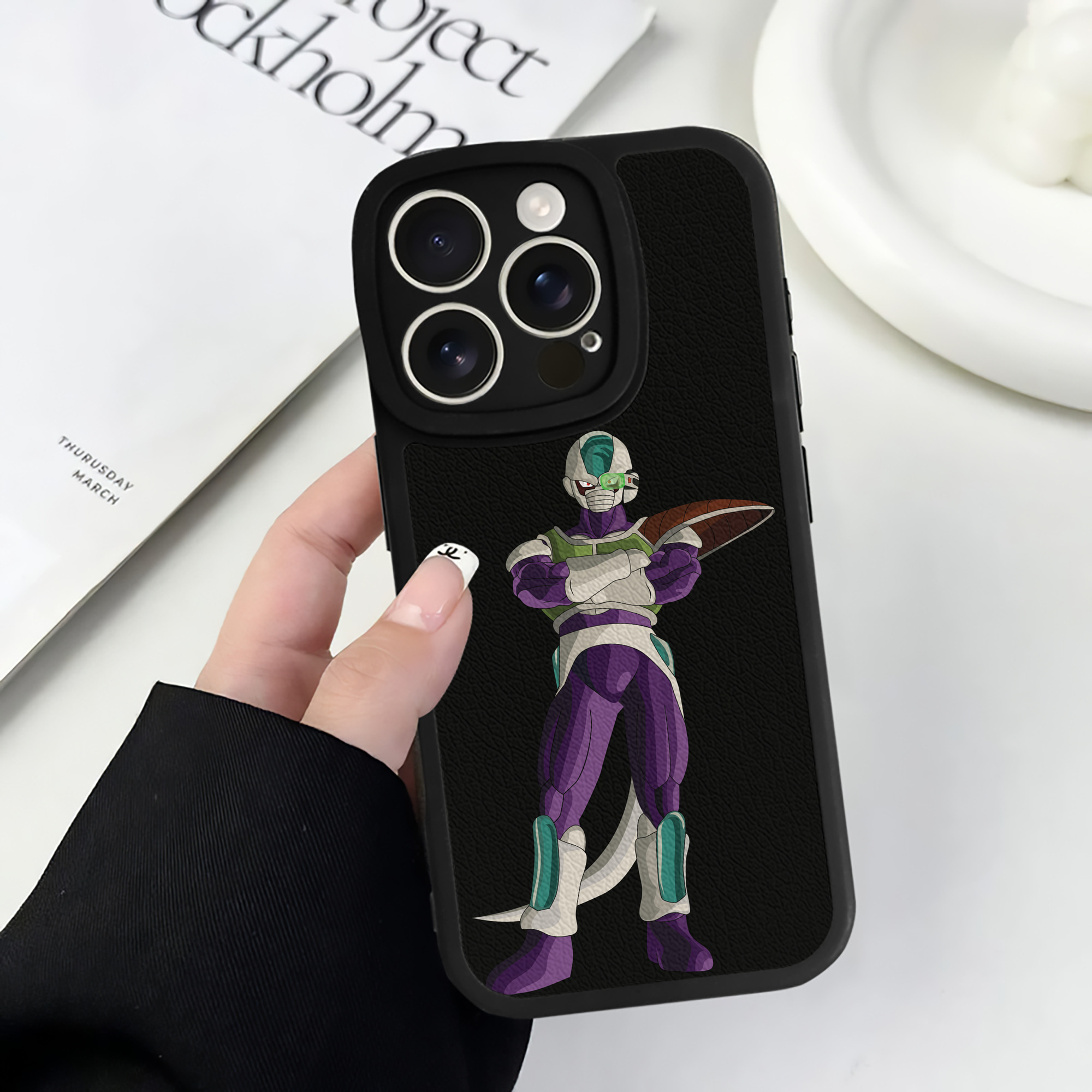 （画像用） ドラゴンボール フリーザ DRAGON BALL Frieza 【iPhone 16シリーズ対応】シリコンスマホケース（レザー調） 材質：シリコン